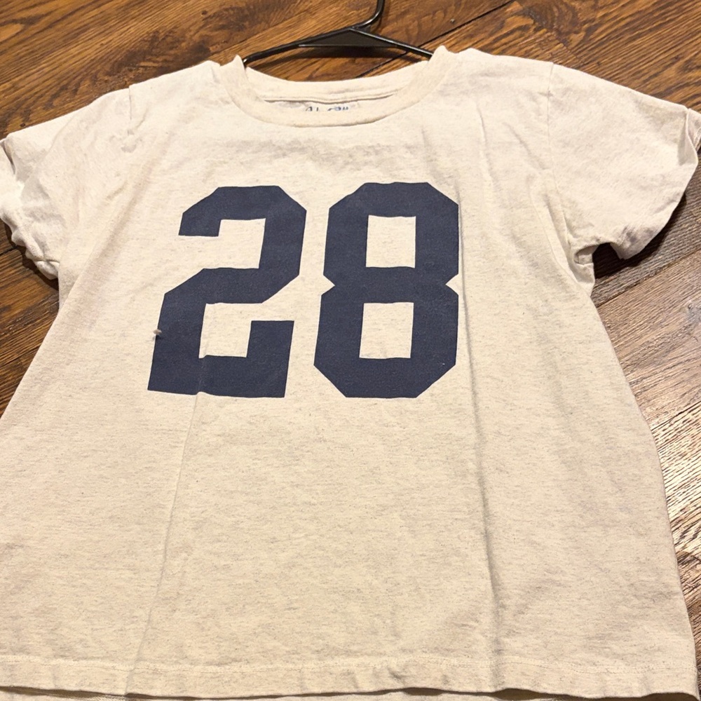 brandy Melville number 28 top